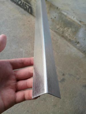 良い値段 1.0mmのステンレス鋼LチャネルはPVDの真空のめっきのチタニウムを整える オンライン