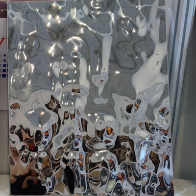 お買い得 0.5MMの厚さのハニカムパネルが付いている銀のミラーPvd色のステンレス鋼の水の波紋シート オンライン