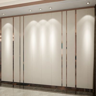 良い値段 304 スーパー 8K ミラー カスタマイズされた形 シャンパン ゴールド ブラス 黒色 ステンレス鋼タイル トリム オンライン