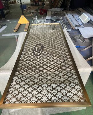 お買い得 スリムデザイン ステンレス スチール スクリーン パーティション PVD プラチング タイタンとミラー 8k ポーランドの装飾用スペースディバイダー オンライン